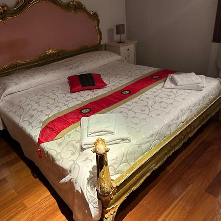 1 Ca'Del Traghetto Family Apartment Венеція Екстер'єр фото