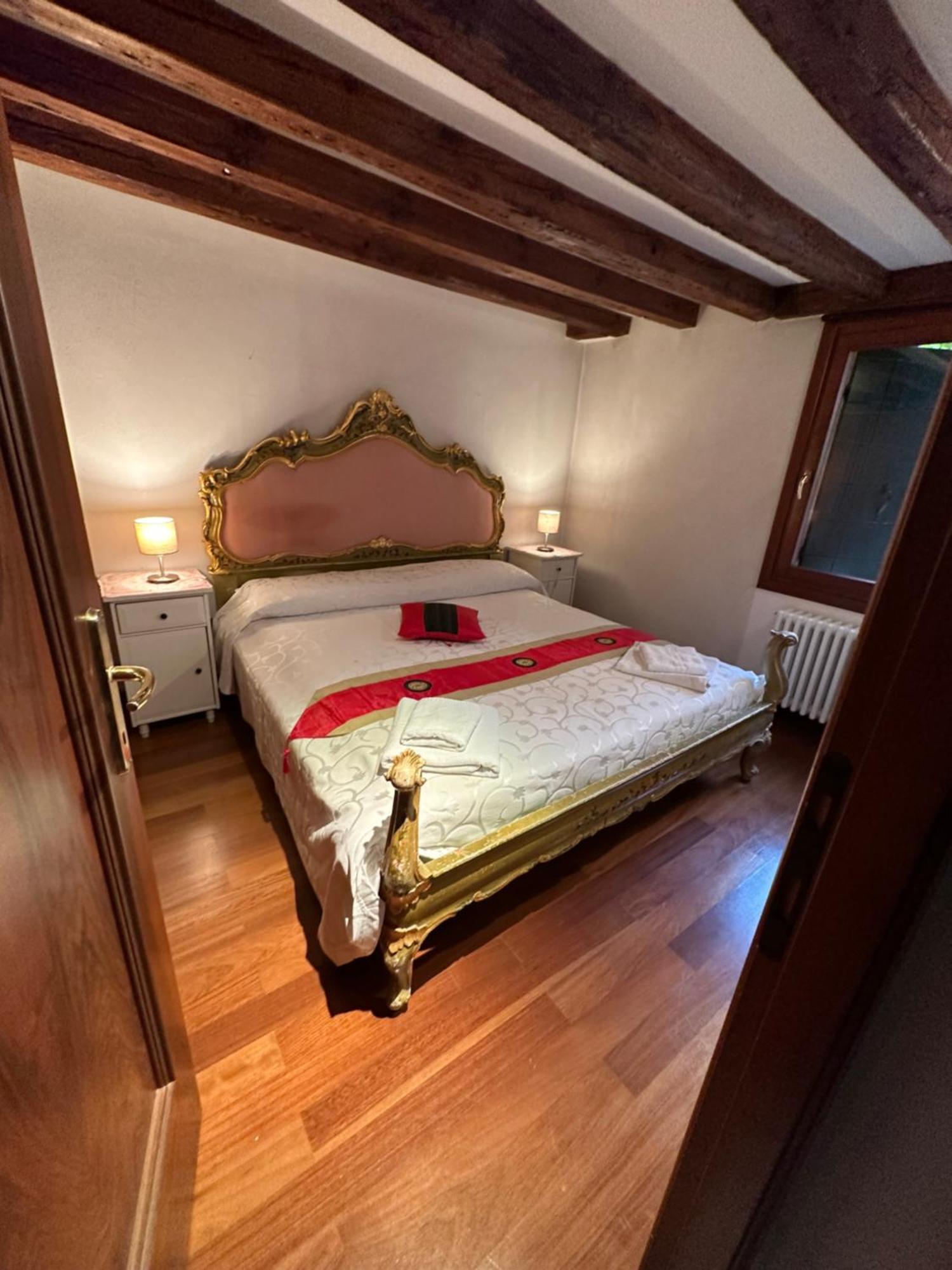 1 Ca'Del Traghetto Family Apartment Венеція Екстер'єр фото