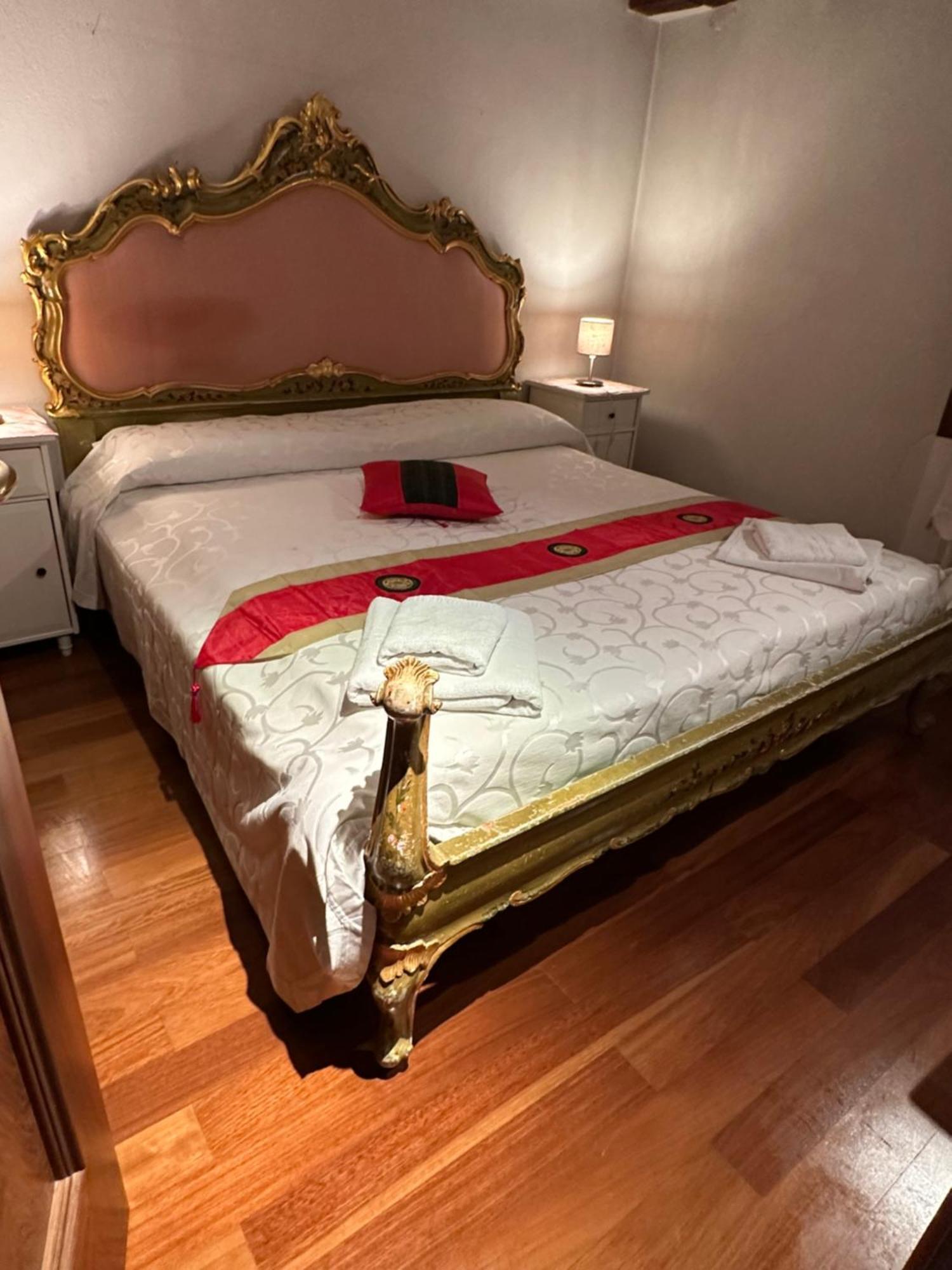 1 Ca'Del Traghetto Family Apartment Венеція Екстер'єр фото